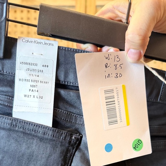 Calvin Klein Jeans Womens Mid‎ Rise Black Coated Skinny Pants New W27 L32 - Picture 2 of 4